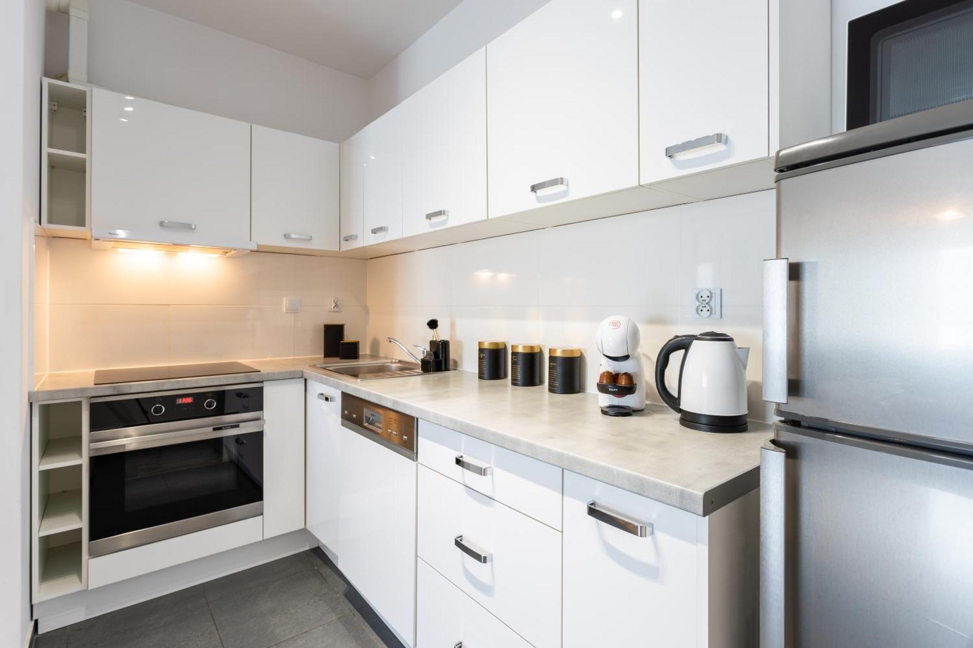 Urban Chic - Pereca - Rondo Onz - Luxury Warsaw Stays - 14 People מראה חיצוני תמונה